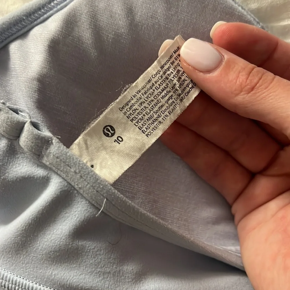 Light blue lululemon sports bra - Picture 3 of 3
